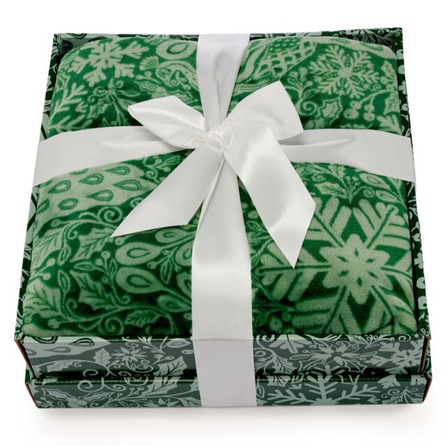 Cozee Home Velvetsoft Christmas Throw in Giftbox