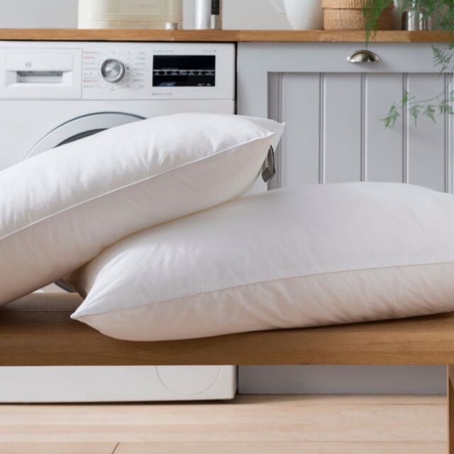 The Fine Bedding Company Spundown Medium Pillow Pair