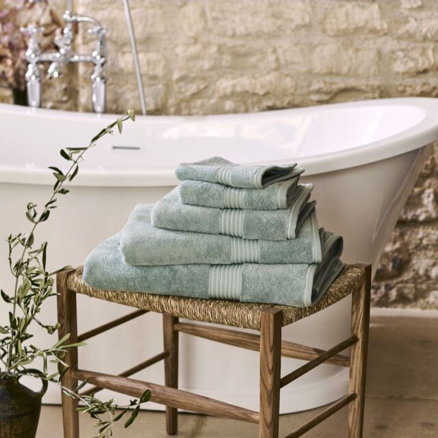 Christy Supreme Hygro 4 Piece Towel Bundle
