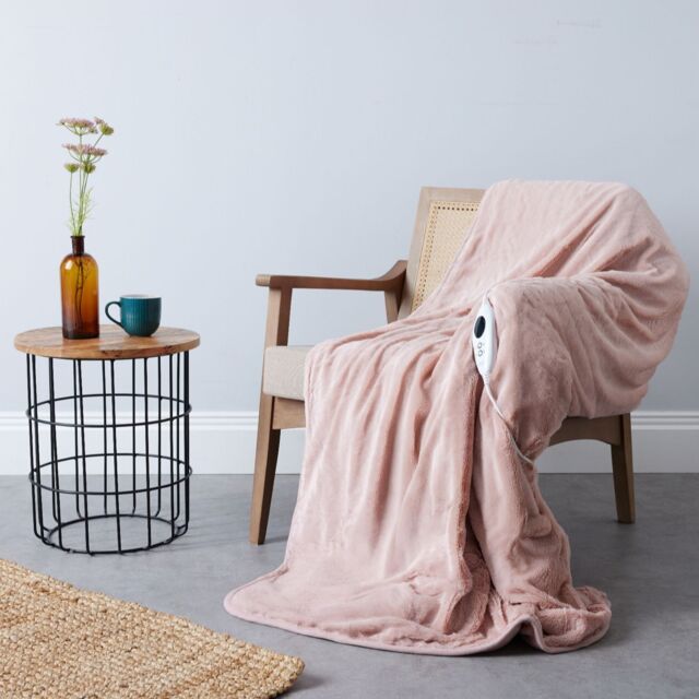 Cozee Home Family Sized Faux Fur & Velvetsoft Heated Throw w/ 9 Hea...
