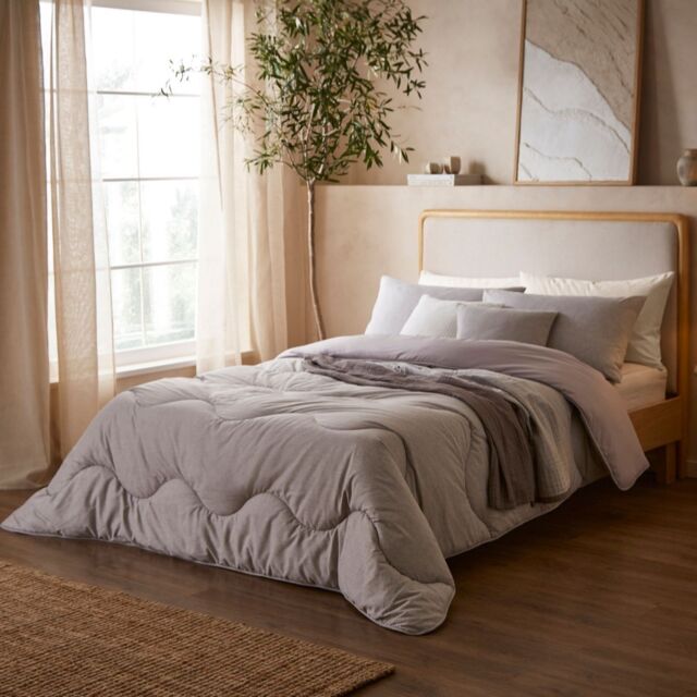 Night Lark Soft Weave Conveniently Coverless 4.5 Tog Duvet Bundle