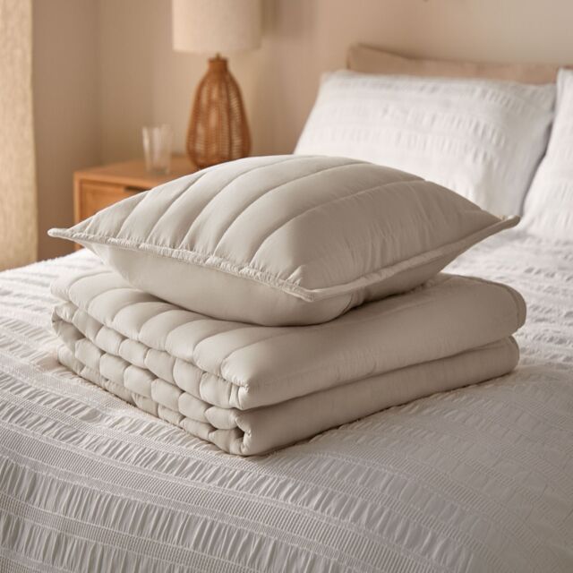 Silentnight Quilted Cushion
