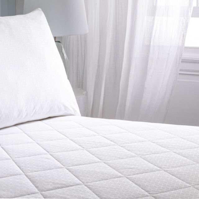 The Fine Bedding Company Smart Temperature Mattress & Pillow Protec...
