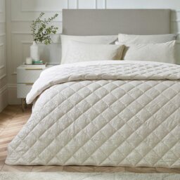 Rackhams Corded Leaves Quilted Bedspread Champagne Gold - Champagne Gold - 240 x 260 cm - thumbnail 3