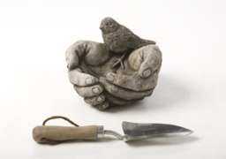 Rackhams Bird in Hand Birdbath / Bird feeder - thumbnail 5