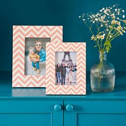 Rackhams Advika Pink Chevron Patterned Photo Frame - 6x4 inch - thumbnail 2