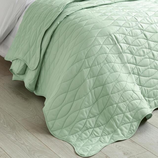 Rackhams Scallop Waves Quilted Bedspread Green - 240 x 260 cm - Green - image 1