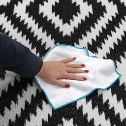 Rackhams Lightweight Reversible Plastic Woven Outdoor Rug, 133x190cm, Aztec - thumbnail 3
