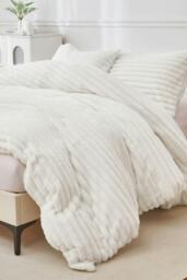 Rackhams Super Soft Luxury Faux Fur Stripe Duvet - Silver - King - thumbnail 3