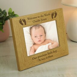 Rackhams Personalised Oak Finish 6x4 Landscape Baby Footprints Photo Frame - thumbnail 4