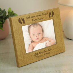 Rackhams Personalised Oak Finish 6x4 Landscape Baby Footprints Photo Frame - thumbnail 2