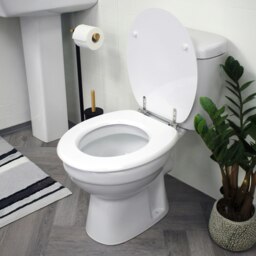 Rackhams Oxford White Wooden Toilet Seat - thumbnail 3