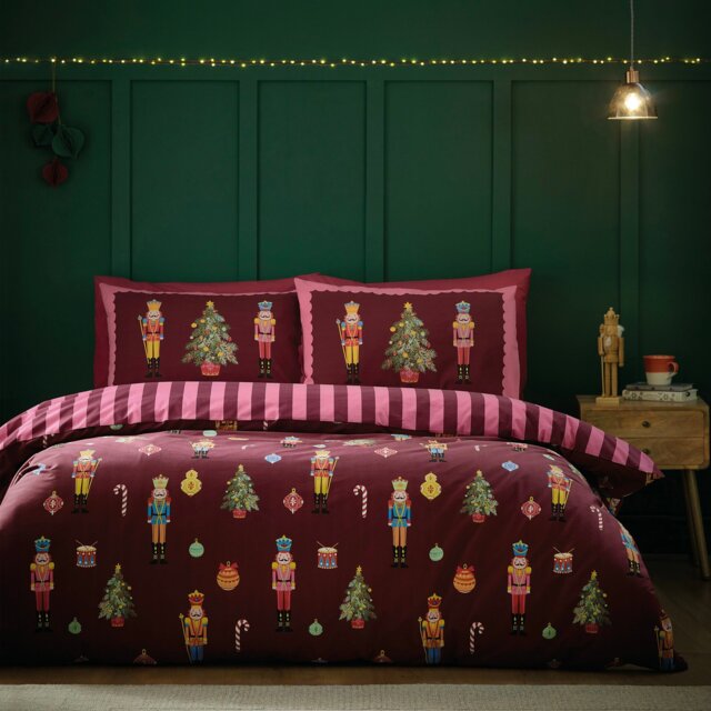 Rackhams Nutcracker Stripe Reversible Duvet Cover Set Plum - Single - Plum - image 1