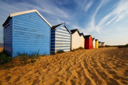 Rackhams Beach Huts - Framed Print 16 x 12 inch - thumbnail 4
