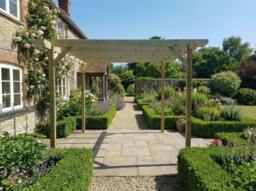 Rackhams Chamfered Wooden Garden Pergola Kit - Natural (Light Green) - 3.6m x 3.6m - thumbnail 6