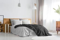 Rackhams Lush Faux Rabbit Fur Throw - Black - 127x152cm - thumbnail 5
