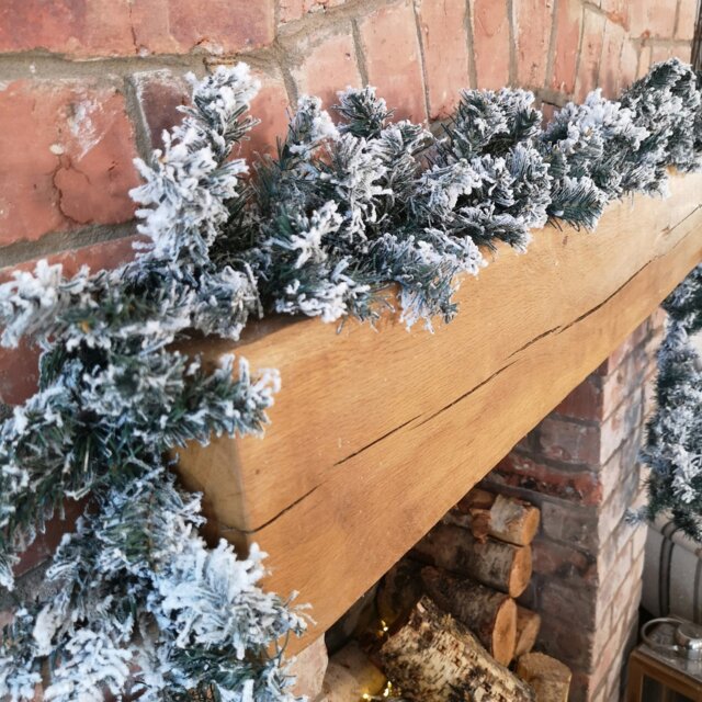 Rackhams 9ft (2.7m) Premier Christmas Snow Flocked Woodcote Fir Garland - image 1