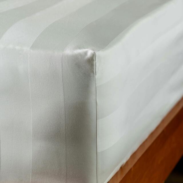 Rackhams White 600 Thread Count Dobby Stripe Egyptian Cotton 40cm Deep Fitted Sheets - Double - image 1