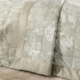 Rackhams Crushed Velvet Bedspread - Pink - 220x220cm - thumbnail 5