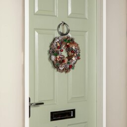 Rackhams 30cm Hanging Christmas Wreath with Red Jingle Bells, Berries and Frosted Stars - thumbnail 2