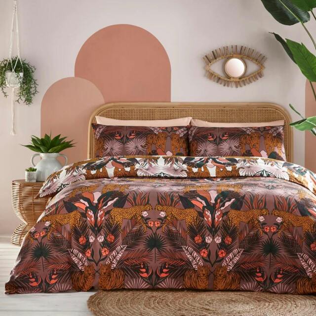 Rackhams Kaihalulu Reversible Jungle Duvet Cover Set - Cocoaberry - King - Cocoaberry - 50% Cotton/50% Polyester - image 1
