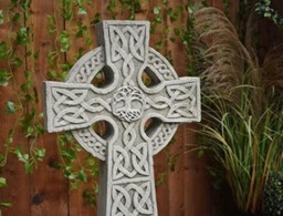Rackhams Amazingly Detailed Large Celtic Cross Garden Ornament - thumbnail 2