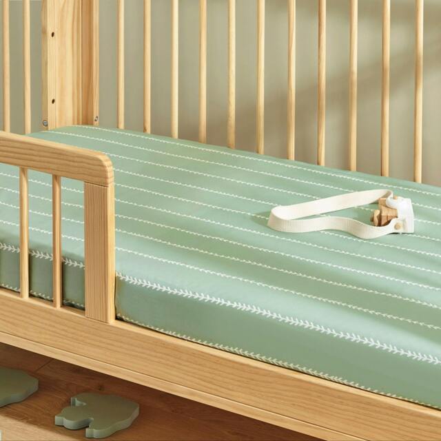 Rackhams - Cot Bed Fitted Sheet - Vine Mint - image 1