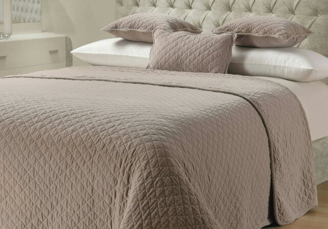 Rackhams Sanzio Luxury Cotton Velvet Quilted Throw - 265cm x 265cm - Cream - image 1