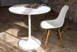 Rackhams Swan Circular Dining Table - Small - Brass - Black Gloss - thumbnail 3