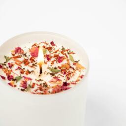 Rackhams Secret Garden Glass Candle - Bergamot, Tonka & Oud - Take time to relax - thumbnail 4
