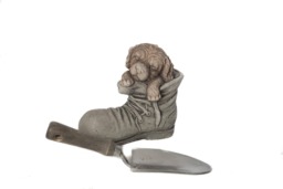 Rackhams Dog in Shoe Stone Garden Ornament - thumbnail 3