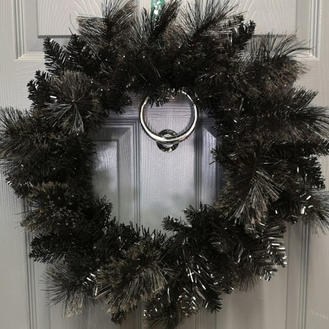 Rackhams 50cm Premier PVC Plain Black Tipped Artificial Christmas Halloween Wreath - image 1