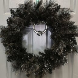 Rackhams 50cm Premier PVC Plain Black Tipped Artificial Christmas Halloween Wreath - thumbnail 1
