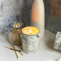 Rackhams Scented Candle - Lime, Basil & Mandarin - thumbnail 4