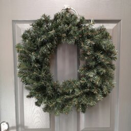Rackhams 47cm Premier Christmas Woodcote Spruce Christmas Door Wreath - thumbnail 4