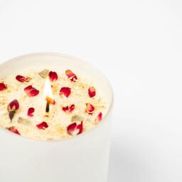 Rackhams Persian Chai Glass Candle - Jasmine, Ylang-ylang & Violet - Take time to destress - thumbnail 2