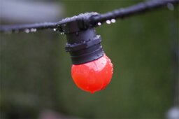 Rackhams G45 Bulb, E27 Base, Plastic Cover Red - thumbnail 3