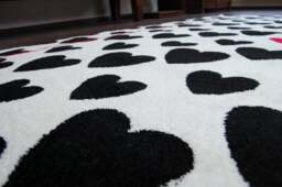Rackhams Sketch Rug - Black & White Hearts - 180cm x 270cm - thumbnail 4