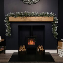 Rackhams 2.7m x 25cm Snow Tipped Plain Christmas Garland with 200 Tips - thumbnail 2