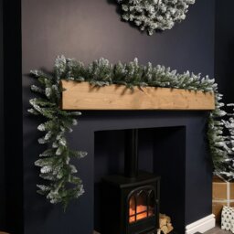 Rackhams 2.7m x 25cm Snow Tipped Plain Christmas Garland with 200 Tips