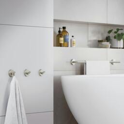 "Rackhams Brushed Nickel Single Towel Rail 64.8cm/25.5"" Wall Mounted with Concealed Screws Bathroom Towel Holder" - thumbnail 2