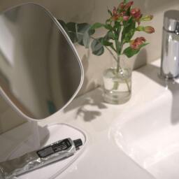 Rackhams Matt White Mirror with Storage Tray (192 x 192mm) Freestanding 7x Magnification Bathroom Makeup or Shaving Mirror - thumbnail 2