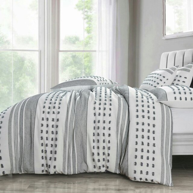 Rackhams Arlo Tufted White Duvet Cover & Pillowcase Set - White - King