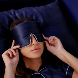 Rackhams Silk Pillowcase - Midnight Blue - thumbnail 3