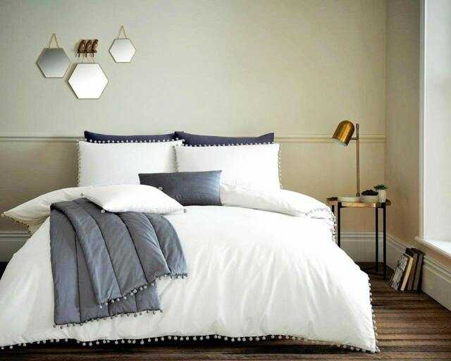 Rackhams Pom Pom Duvet Cover and Pillowcase Set - White - King (220cm x 235cm)