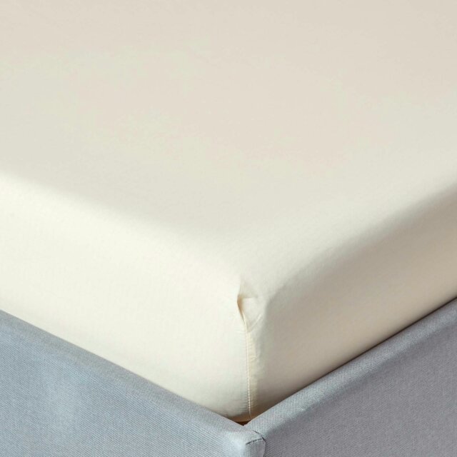 Rackhams Crisp & Cool 200 TC Egyptian Cotton Percale Fitted Sheet – 46 cm Extra Deep - Cream - Single - image 1