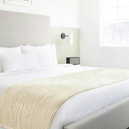 Rackhams Dakota Fleece Cream Throw 140x180cm - thumbnail 3