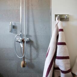 Rackhams Polished Chrome Double Towel Hook Rail 40mm x 90mm Wall Mounted Bathroom Rectangular Robe Hooks Clothes Hanger Coat Peg - thumbnail 3