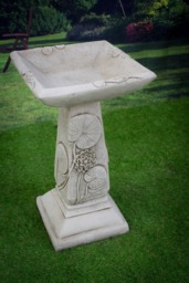 Rackhams Lillypad Leaf Design Garden Birdbath - thumbnail 4