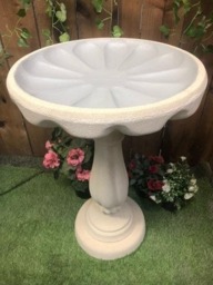 Rackhams Elegant Tall Sandstone Birdbath - thumbnail 5